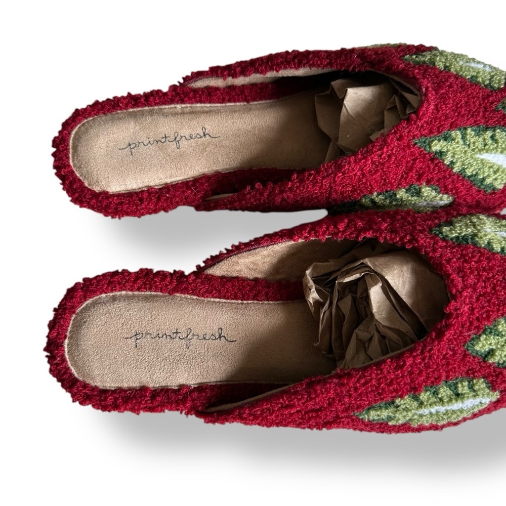 Printfresh Tufted Slippers In Red With Green Tree… - image 6
